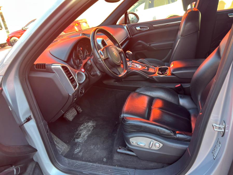 2013 Porsche Cayenne photo