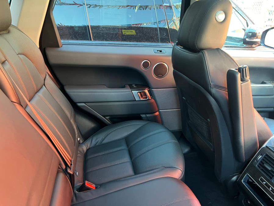 2015 Land Rover Range Rover Sport 4WD 4dr HSE photo