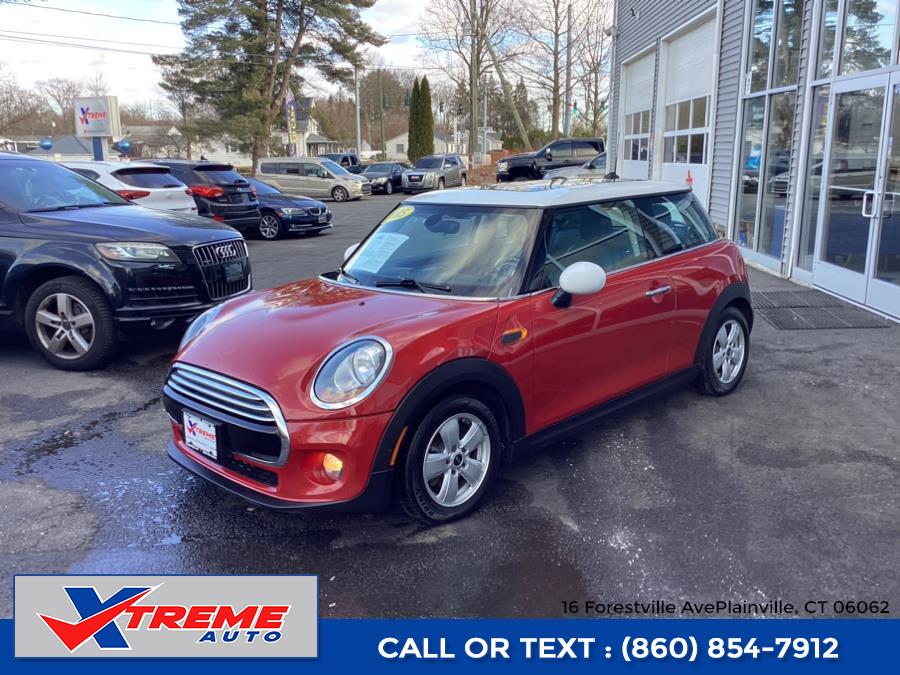 2015 MINI Cooper Hardtop 2dr HB photo