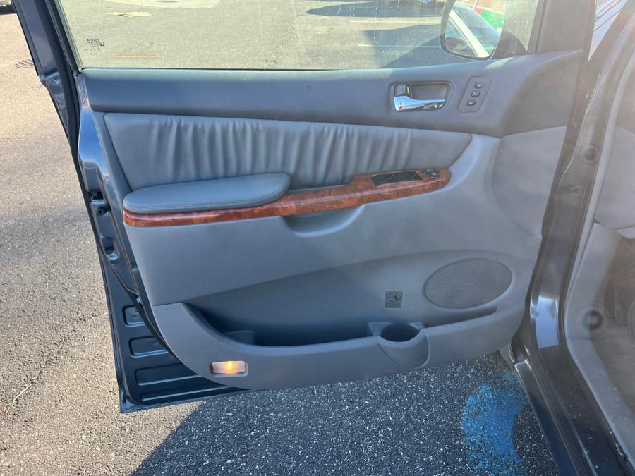 2009 Toyota Sienna XLE photo