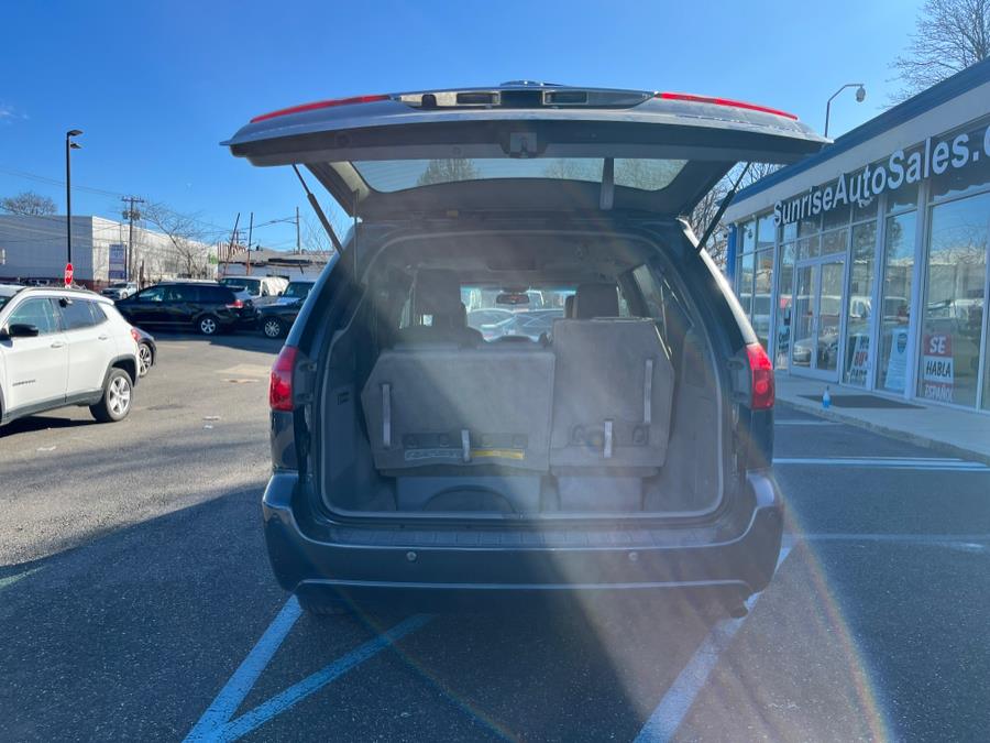 2009 Toyota Sienna XLE photo