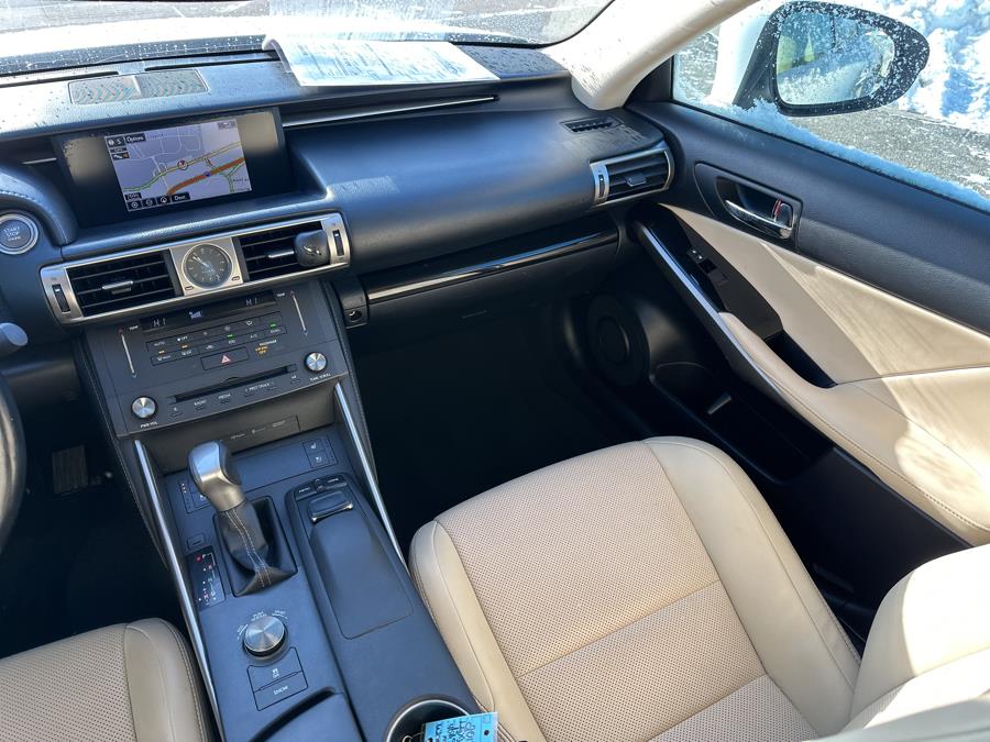 2015 Lexus IS 250 photo