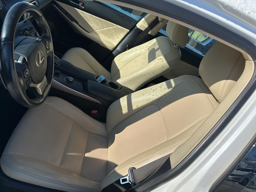 2015 Lexus IS 250 photo