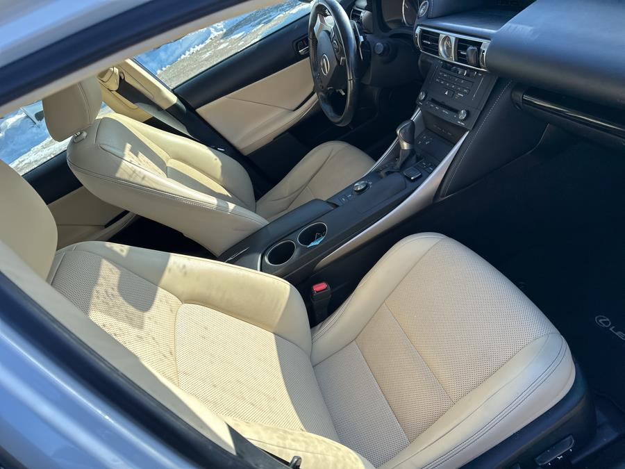 2015 Lexus IS 250 photo