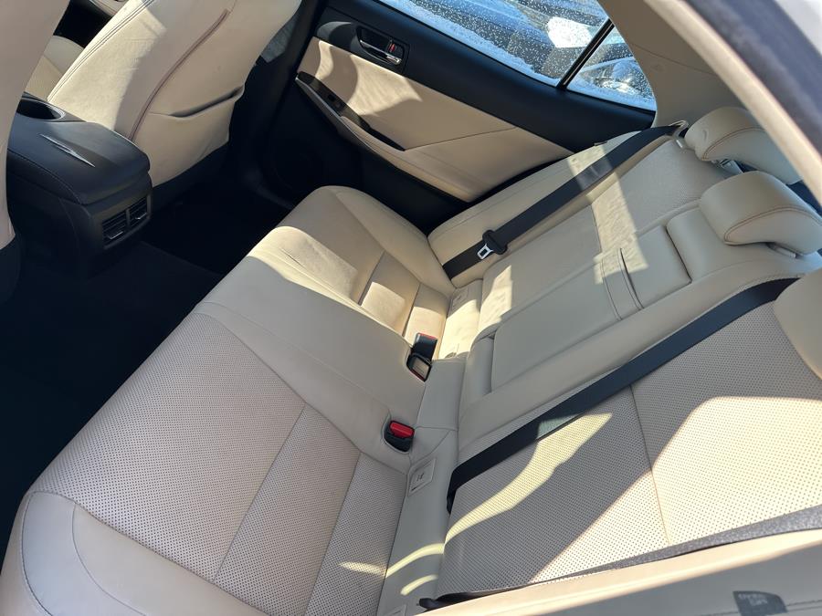 2015 Lexus IS 250 photo
