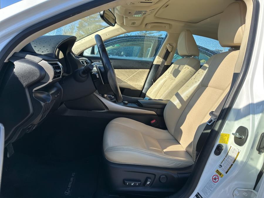 2015 Lexus IS 250 photo