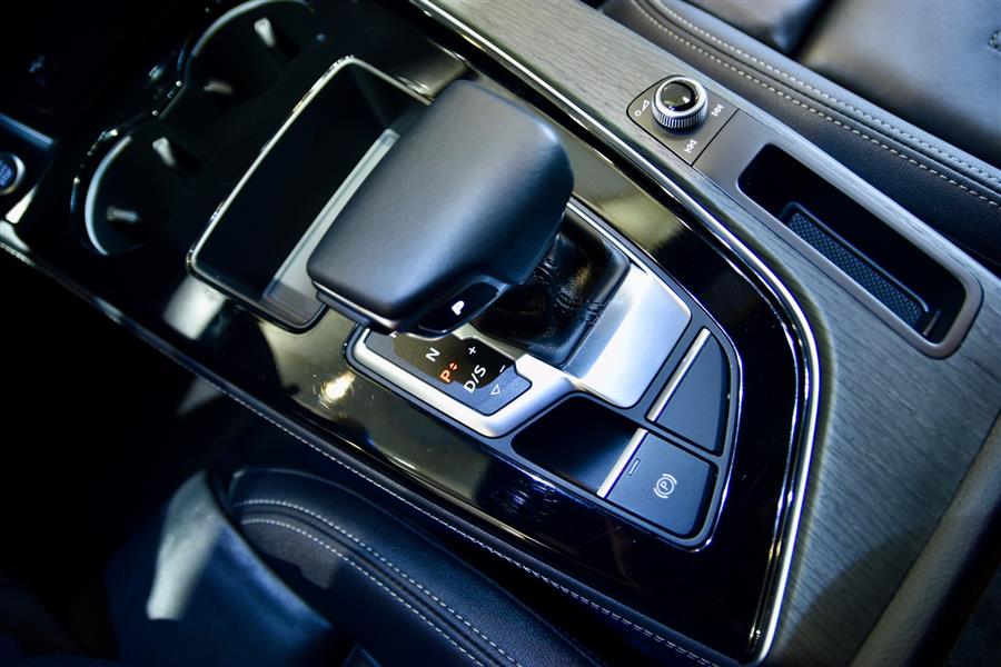 2024 Audi A4 quattro S line Prem Plus 45 TF photo