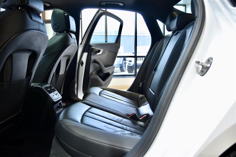 2024 Audi A4 quattro S line Prem Plus 45 TF photo
