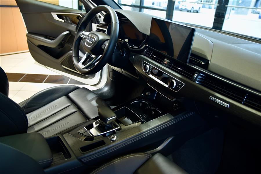 2024 Audi A4 quattro S line Prem Plus 45 TF photo