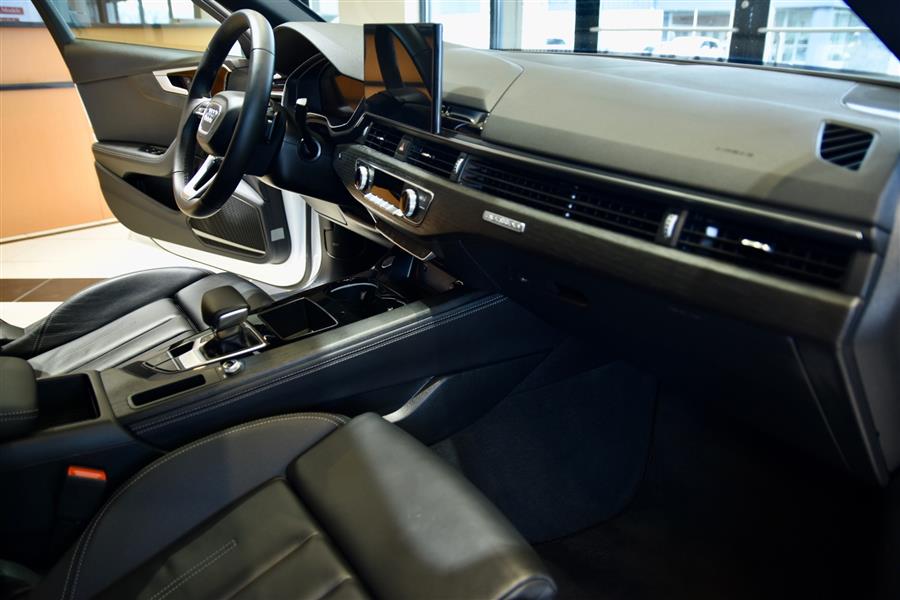 2024 Audi A4 quattro S line Prem Plus 45 TF photo