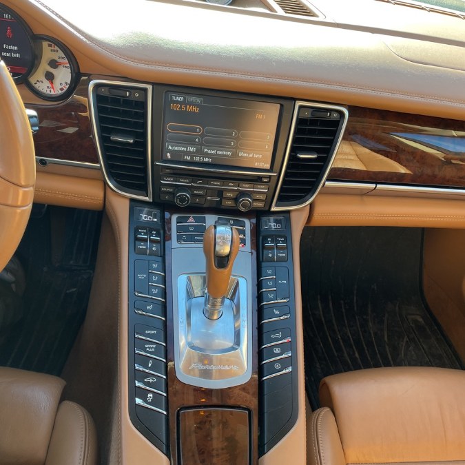 2013 Porsche Panamera 4S photo
