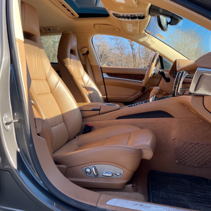 2013 Porsche Panamera 4S photo