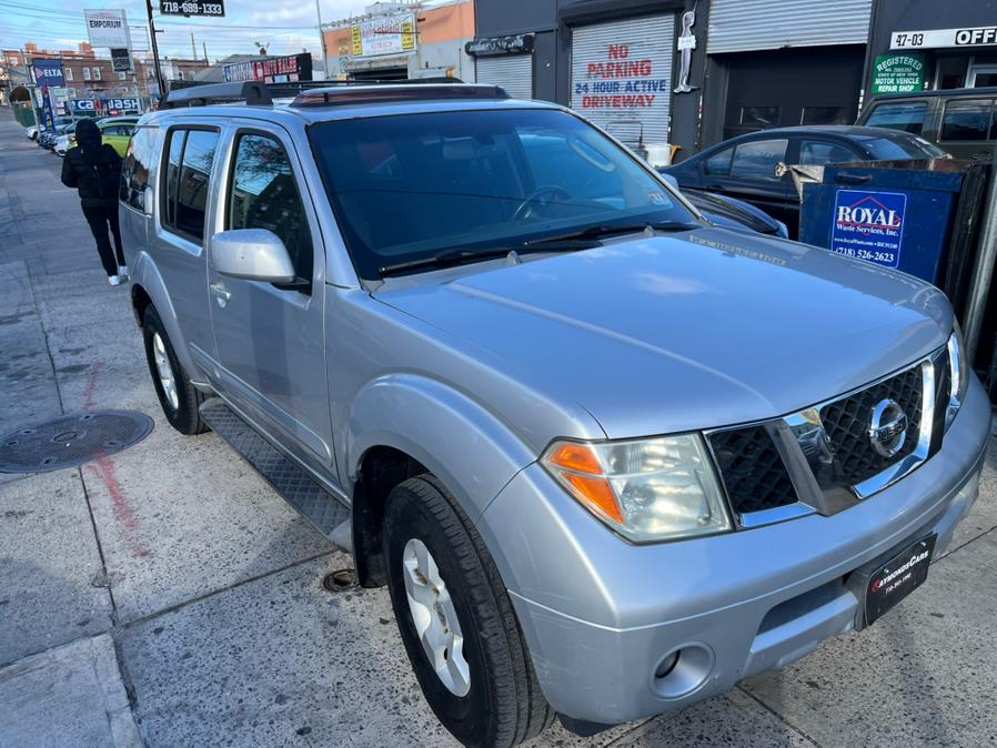2006 Nissan Pathfinder S photo