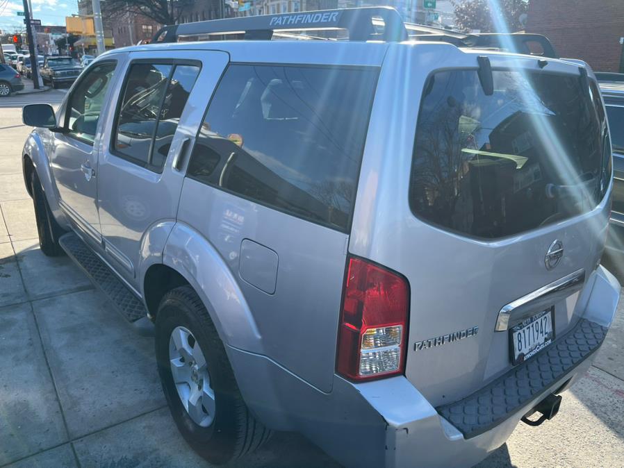 2006 Nissan Pathfinder S photo
