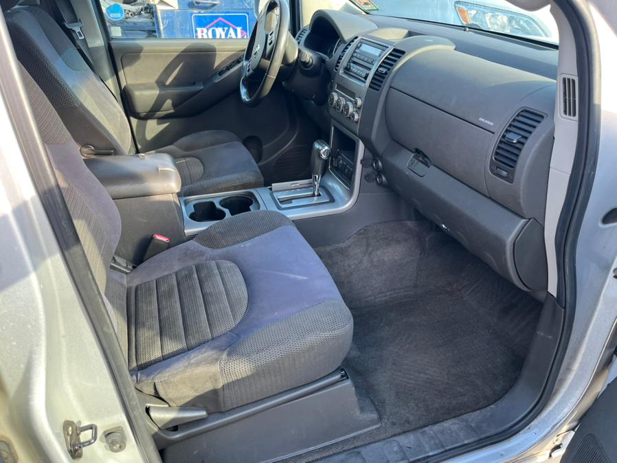 2006 Nissan Pathfinder S photo
