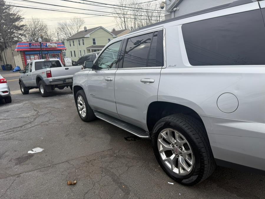 2015 GMC Yukon SLE photo