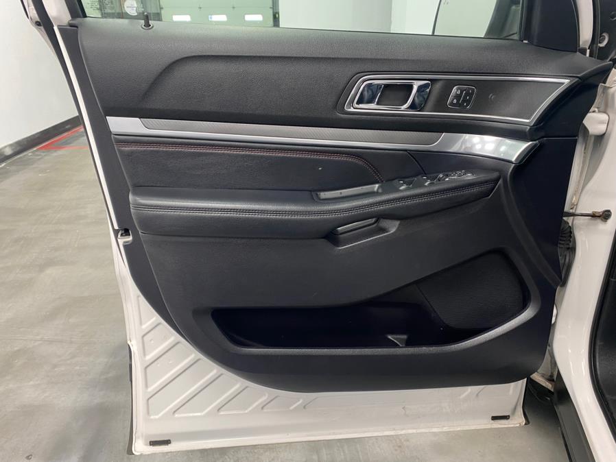 2019 Ford Explorer Sport 4WD photo