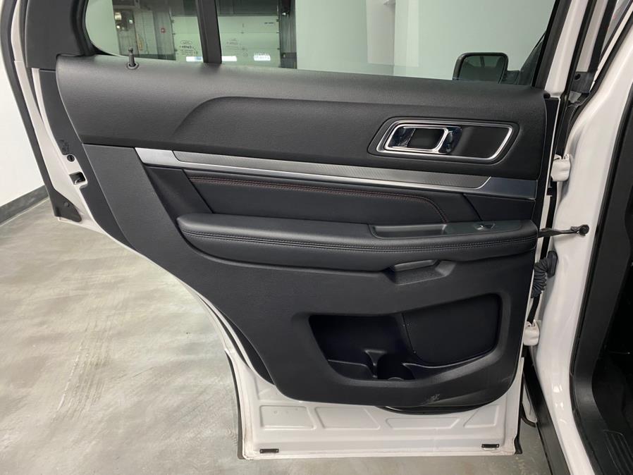 2019 Ford Explorer Sport 4WD photo
