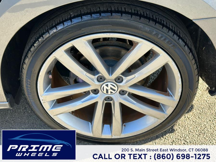 2016 Volkswagen Passat 4dr Sdn 1.8T Auto R-Line PZEV photo