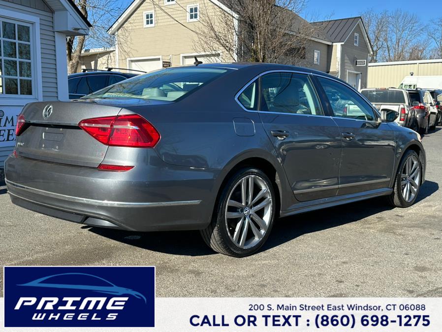 2016 Volkswagen Passat 4dr Sdn 1.8T Auto R-Line PZEV photo