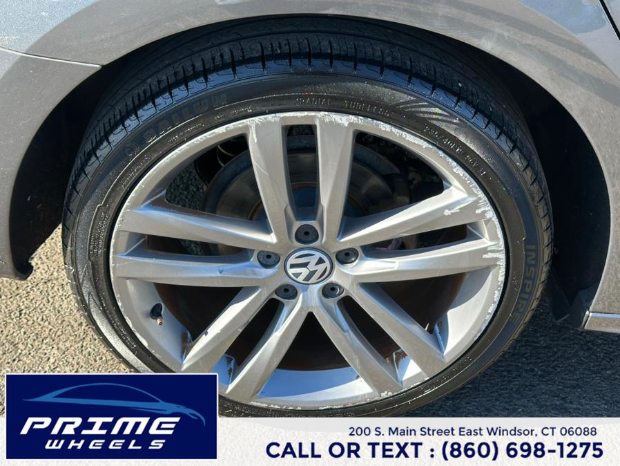 2016 Volkswagen Passat 4dr Sdn 1.8T Auto R-Line PZEV photo
