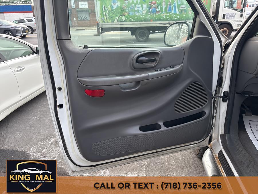 2003 Ford F-150 XL photo