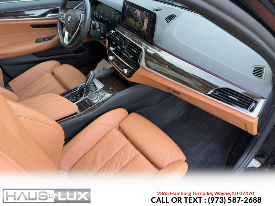 2021 BMW 5-Series 530i xDrive Sedan photo