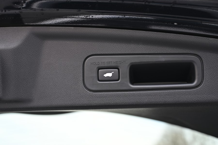 2022 Acura MDX SH-AWD w/Advance Package photo