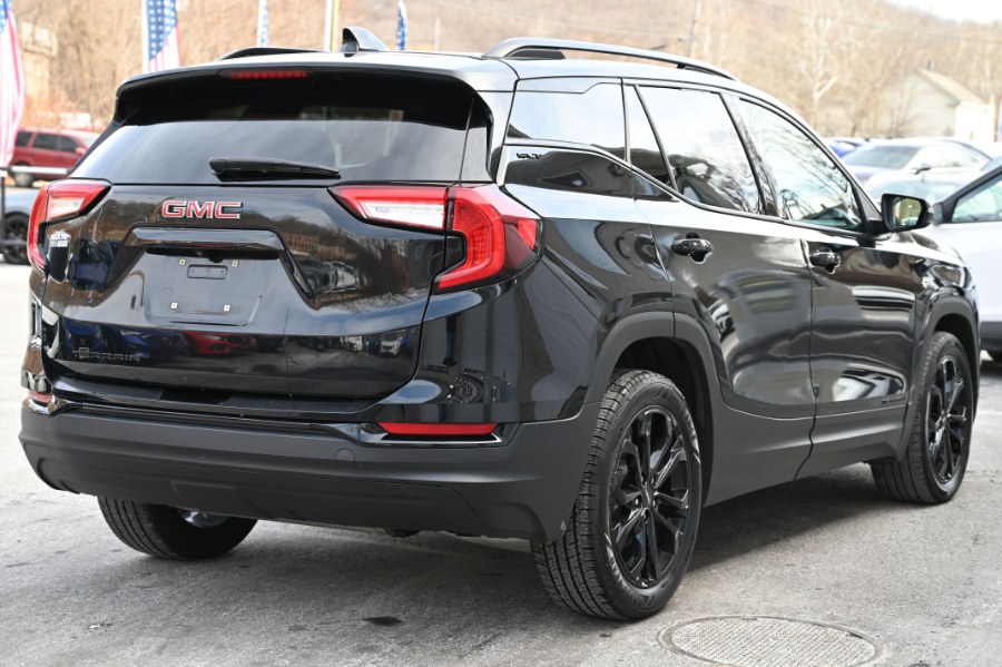 2022 GMC Terrain SLT Elevation Package photo