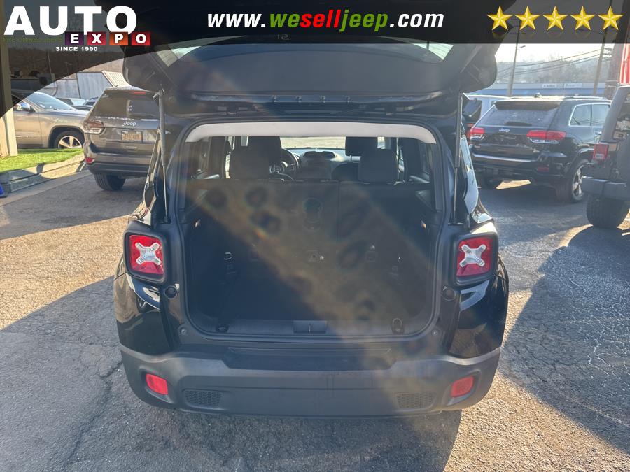 2015 Jeep Renegade 4WD 4dr Latitude photo