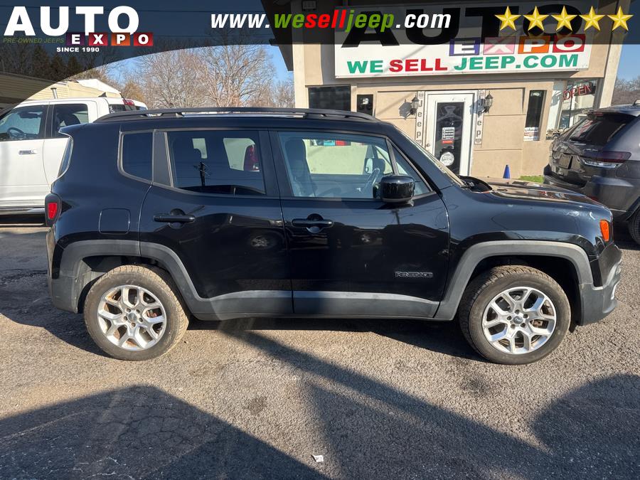 2015 Jeep Renegade 4WD 4dr Latitude photo