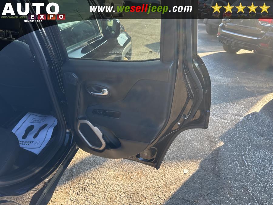 2015 Jeep Renegade 4WD 4dr Latitude photo