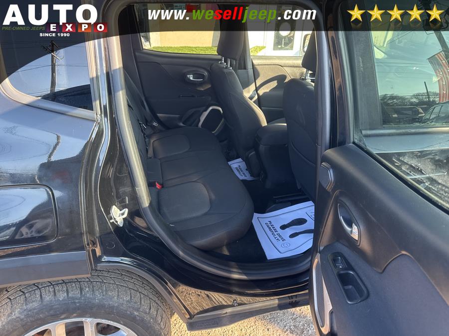 2015 Jeep Renegade 4WD 4dr Latitude photo