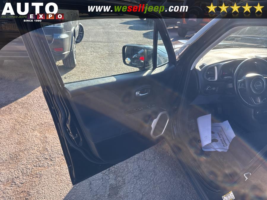 2015 Jeep Renegade 4WD 4dr Latitude photo
