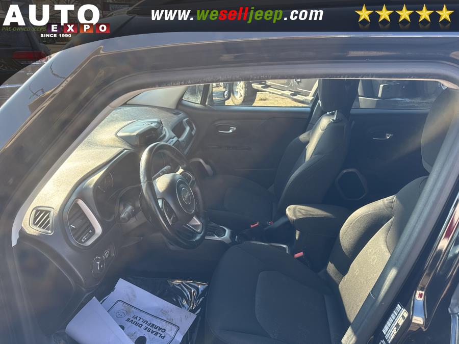 2015 Jeep Renegade 4WD 4dr Latitude photo