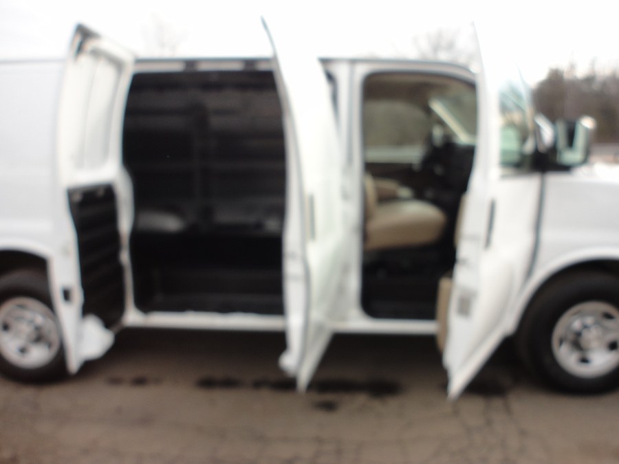 2017 Chevrolet Express Cargo Van RWD 2500 135