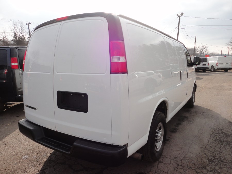 2017 Chevrolet Express Cargo Van RWD 2500 135