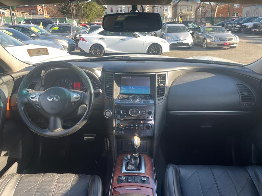 2010 Infiniti FX35 photo