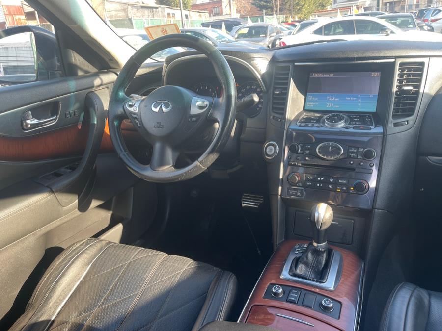 2010 Infiniti FX35 photo