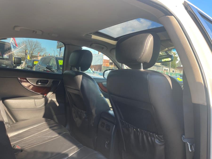 2010 Infiniti FX35 photo