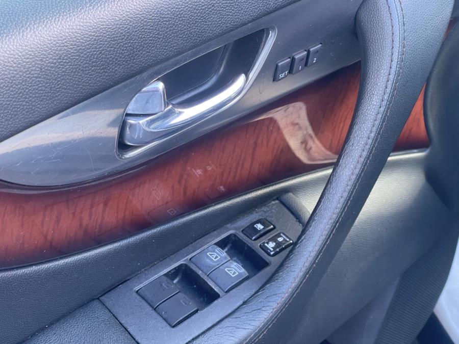 2010 Infiniti FX35 photo