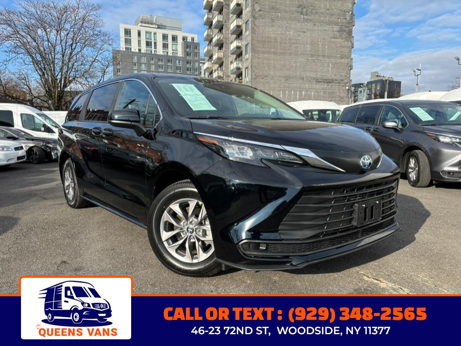 2025 Toyota Sienna LE FWD 8-Passenger (Natl) photo