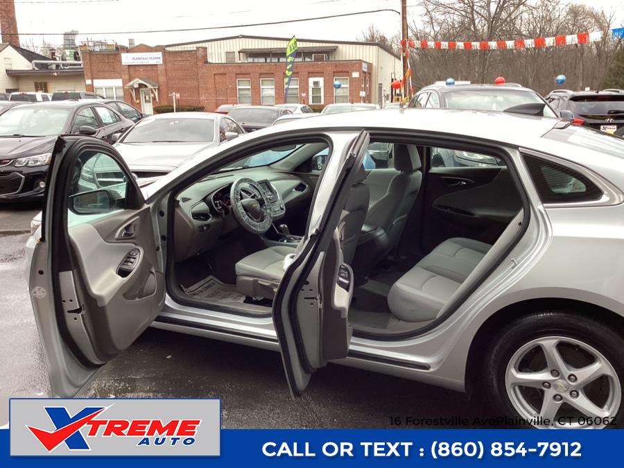 2017 Chevrolet Malibu 4dr Sdn LS w/1LS photo