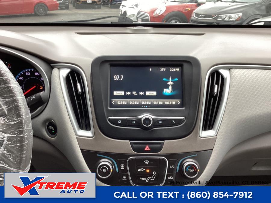 2017 Chevrolet Malibu 4dr Sdn LS w/1LS photo
