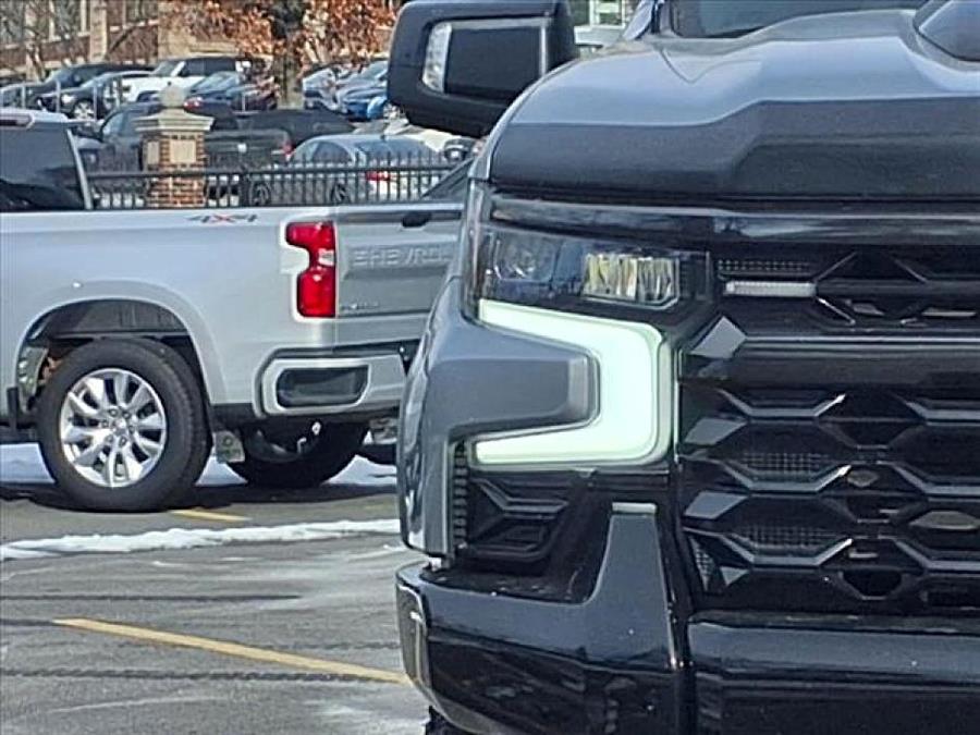 2023 Chevrolet Silverado 1500 ZR2 photo