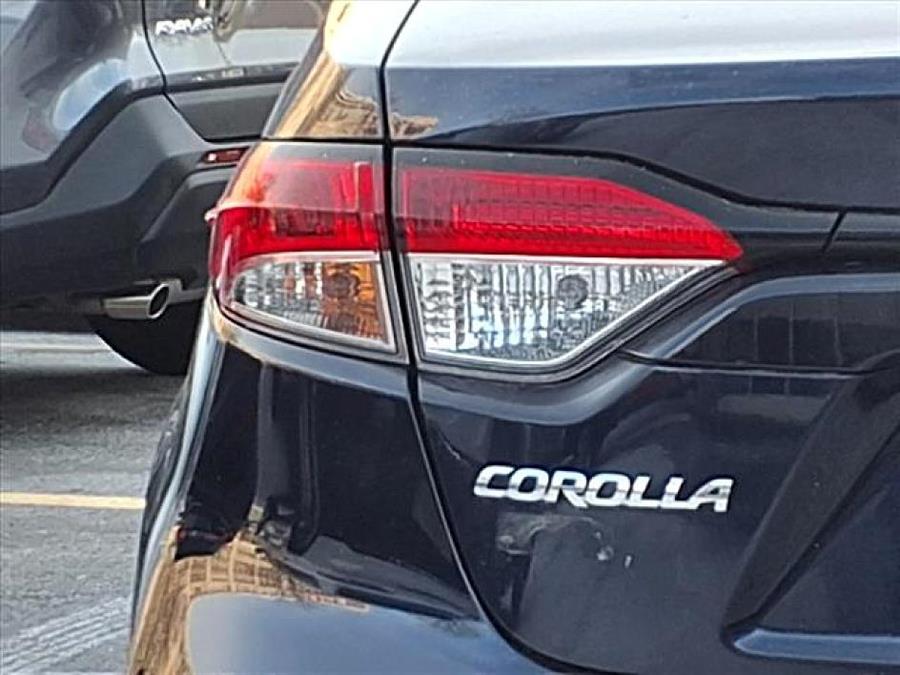 2021 Toyota Corolla LE photo