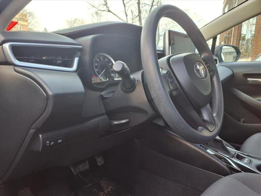 2021 Toyota Corolla LE photo