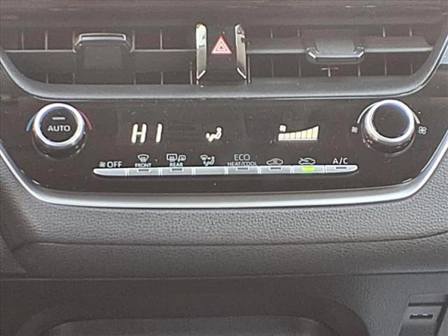2021 Toyota Corolla LE photo