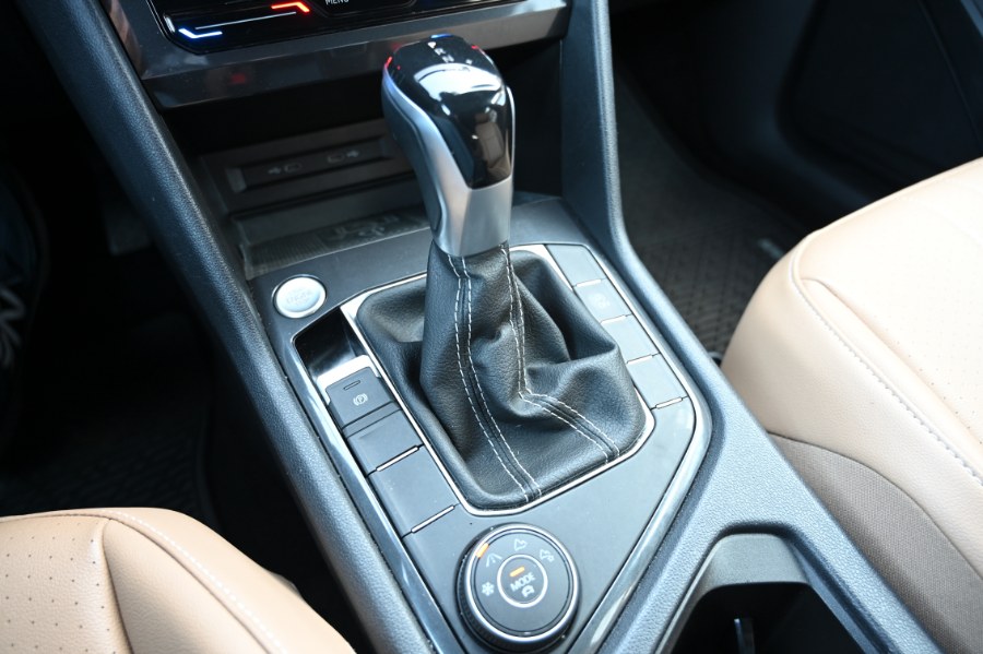 2022 Volkswagen Tiguan 2.0T SE 4MOTION photo
