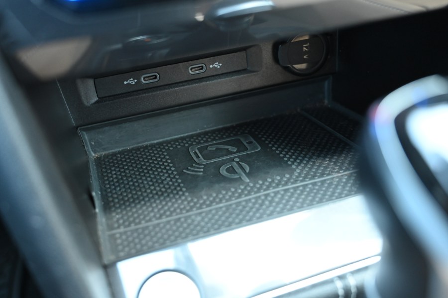 2022 Volkswagen Tiguan 2.0T SE 4MOTION photo
